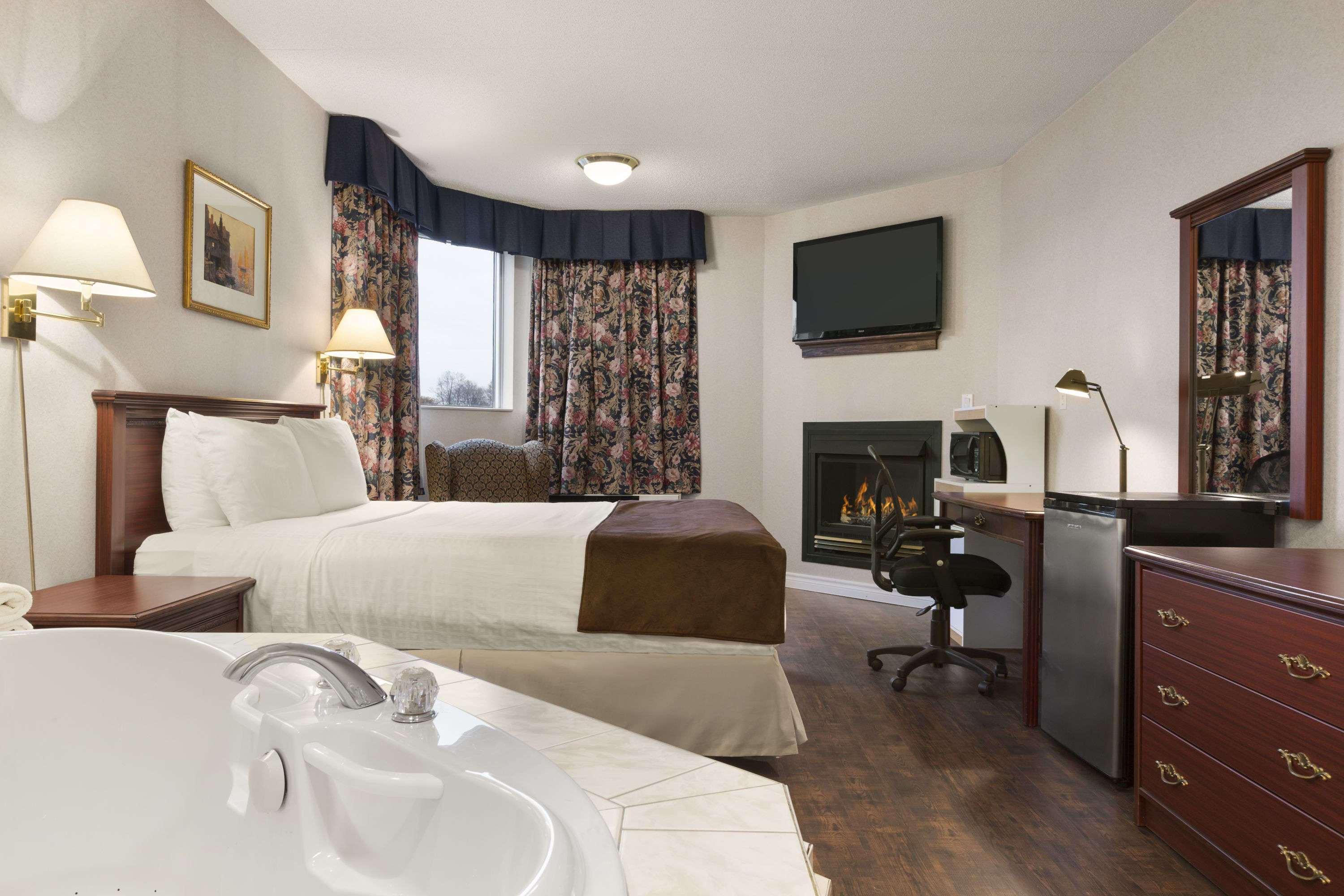Days Inn By Wyndham Brockville Exteriér fotografie