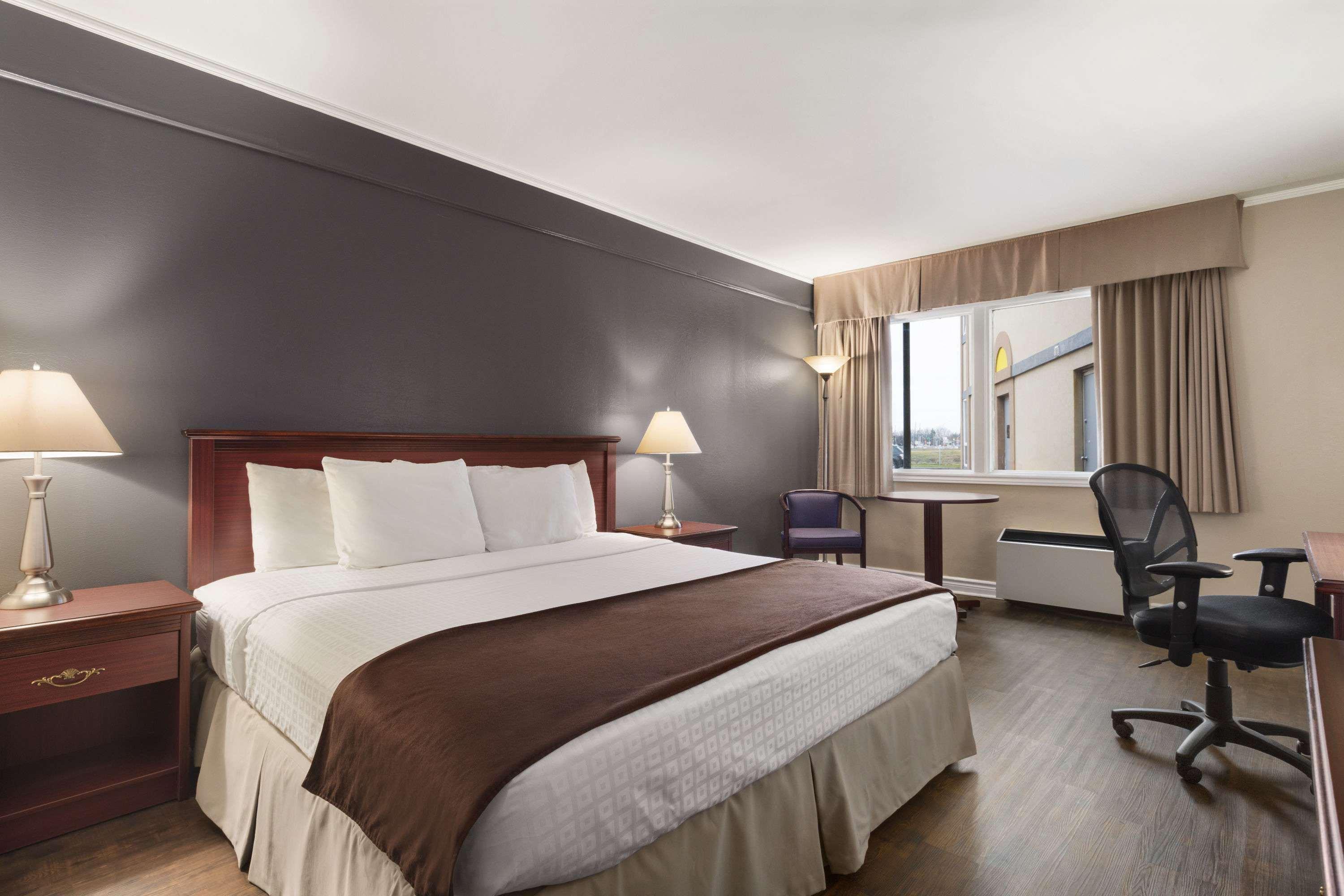 Days Inn By Wyndham Brockville Exteriér fotografie