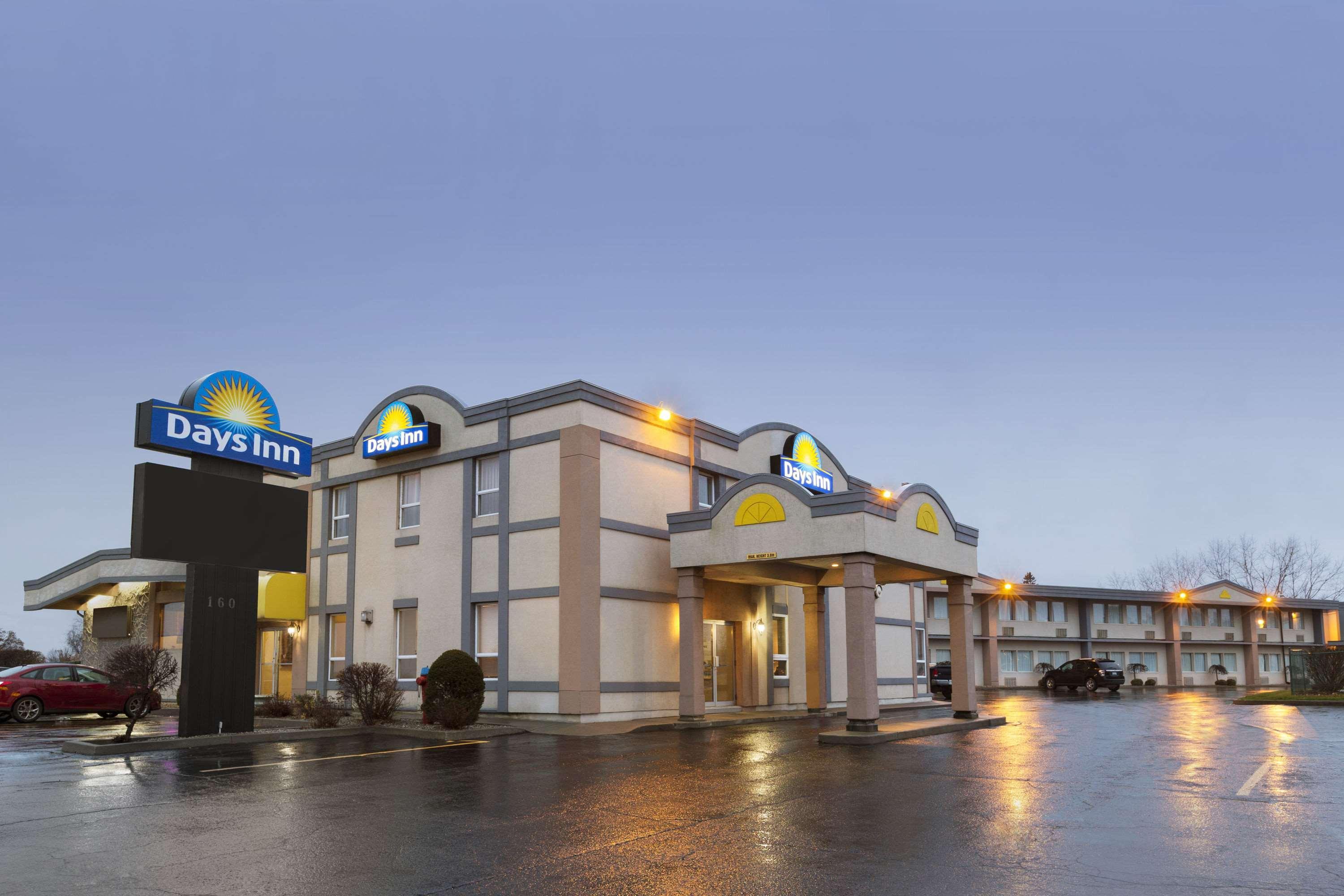 Days Inn By Wyndham Brockville Exteriér fotografie
