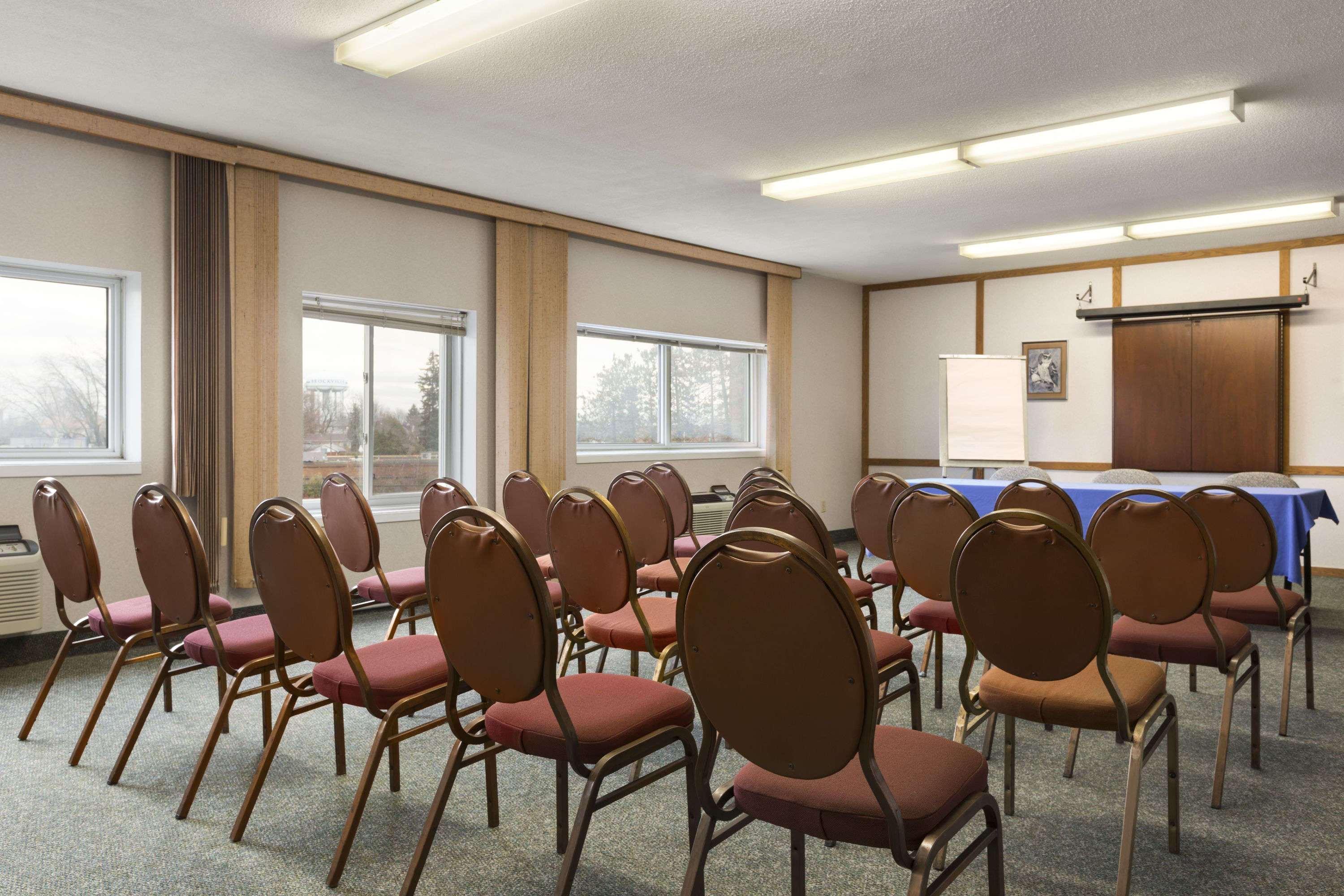 Days Inn By Wyndham Brockville Exteriér fotografie