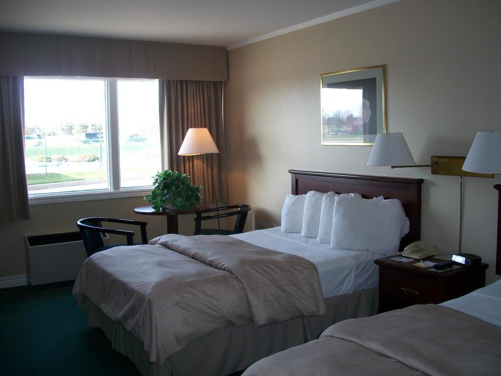 Days Inn By Wyndham Brockville Exteriér fotografie